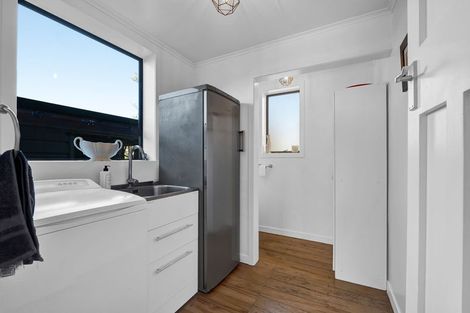 Photo of property in 4 Henui Street, Strandon, New Plymouth, 4312