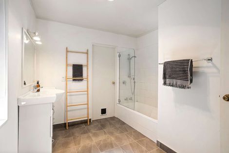 Photo of property in 55c Tramway Road, Beach Haven, Auckland, 0626