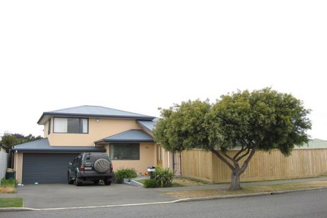 Photo of property in 2 Anglesea Avenue, Parklands, Christchurch, 8083