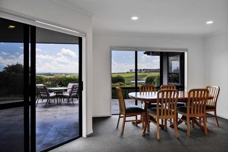 Photo of property in 3 Larlin Heights, Hawera, 4675