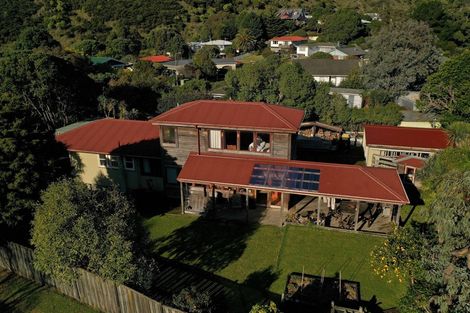 Photo of property in 5 Smith Street, Paekakariki, 5034