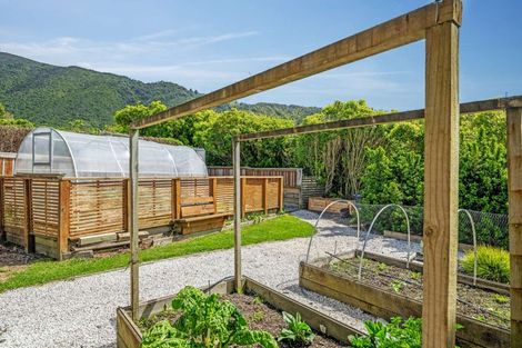 Photo of property in 24 Harbour View Heights, Picton, 7220