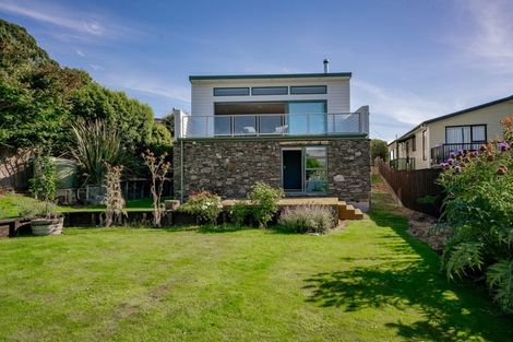 Photo of property in 77 Kent Street, Kingston, Athol, 9793