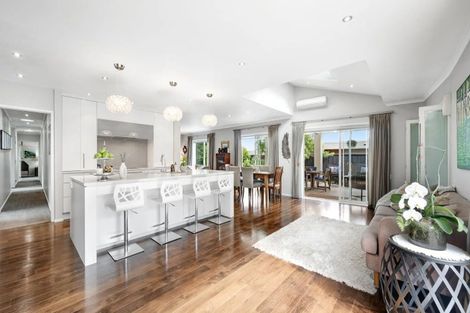 Photo of property in 11 Holly Way, Sunnyhills, Auckland, 2010