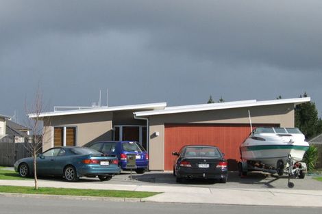 Photo of property in 92 Saint James Drive, Huntington, Hamilton, 3210