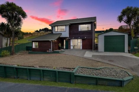 Photo of property in 9 Jacinta Grove, Swanson, Auckland, 0612