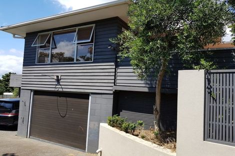 Photo of property in 51a Mellons Bay Road, Mellons Bay, Auckland, 2014