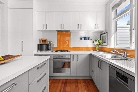 Photo of property in 117 Priestley Terrace, Bluff Hill, Napier, 4110