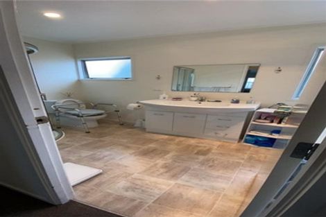 Photo of property in 135 Moire Road, West Harbour, Auckland, 0618