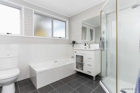 Photo of property in 7 Stallard Place, Glen Eden, Auckland, 0602