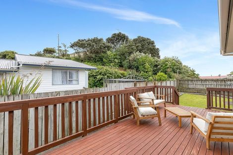 Photo of property in 1 Crown Hill, Titahi Bay, Porirua, 5022