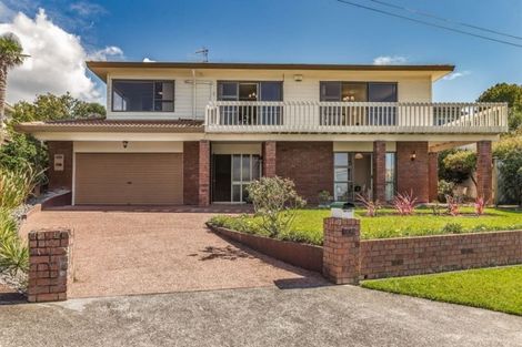 Photo of property in 2/33 Parr Terrace, Castor Bay, Auckland, 0620