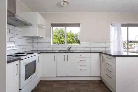 Photo of property in 45 Borich Road, Sunnyvale, Auckland, 0612