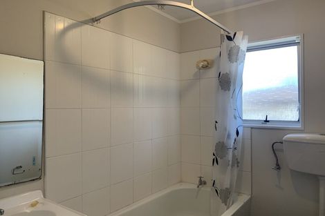 Photo of property in 1/100 Lynwood Road, New Lynn, Auckland, 0600