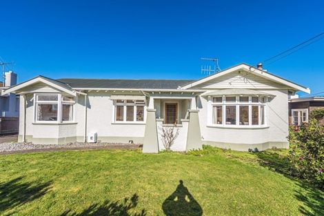 Photo of property in 19 Tarata Street, Saint Johns Hill, Whanganui, 4501