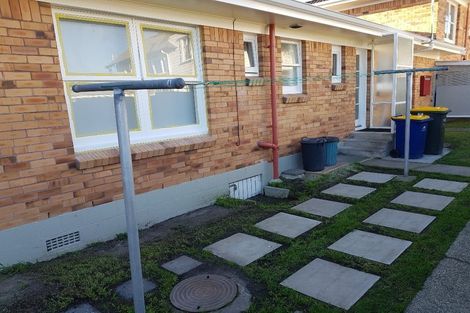 Photo of property in 2/5 Moana Avenue, Belmont, Auckland, 0622