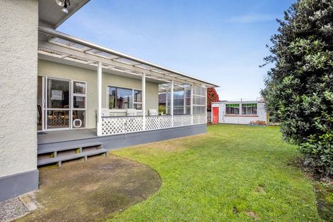 Photo of property in 17 Albion Street, Hawera, 4610