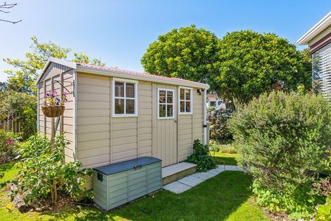 Photo of property in 31 Walton Avenue, Waikanae, 5036
