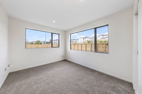 Photo of property in 28 Cirrus Way, Ranui, Auckland, 0612