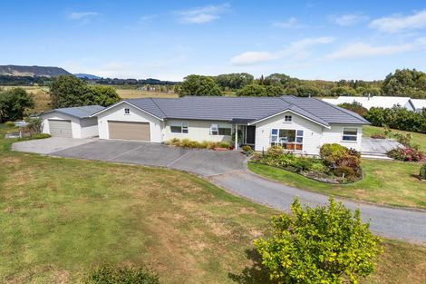 Photo of property in 32 Ketemaringi Way, Manakau, Levin, 5573