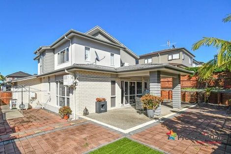 Photo of property in 38 Seresin Crescent, Flat Bush, Auckland, 2016