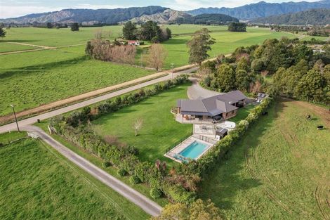 Photo of property in 356 Kimberley Road, Levin, 5571