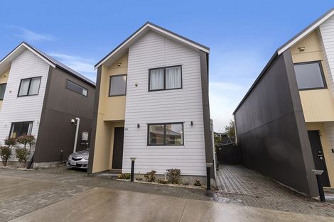 Photo of property in 12e Kelwyn Road, Kelston, Auckland, 0602