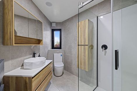 Photo of property in 9 Luxton Place, Mount Pleasant, Christchurch, 8081