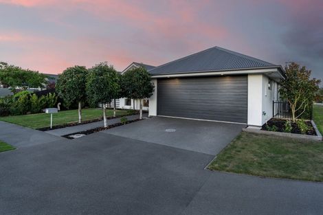 Photo of property in 11 Whitau Place, Marshland, Christchurch, 8083