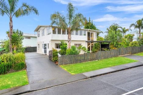 Photo of property in 34 Kirby Street, Glendene, Auckland, 0602