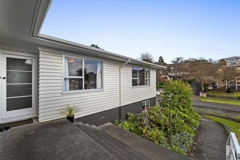 Photo of property in 21 Ambury Place, Merrilands, New Plymouth, 4312