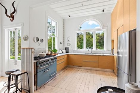 Photo of property in 20 Hebe Place, Birkenhead, Auckland, 0626