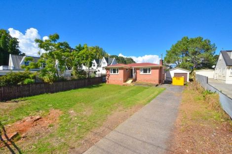 Photo of property in 43 Beaubank Road, Kelston, Auckland, 0602