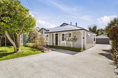Photo of property in 32 Frankmoore Avenue, Johnsonville, Wellington, 6037