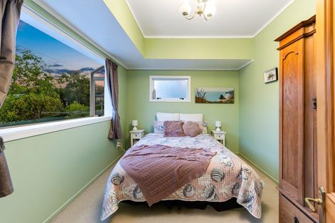 Photo of property in 148a Cliff View Drive, Green Bay, Auckland, 0604