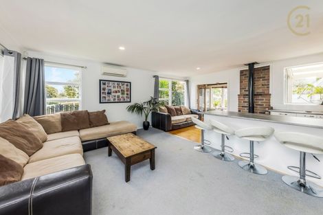 Photo of property in 35 Tairere Crescent, Rosehill, Papakura, 2113