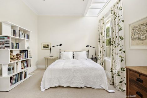 Photo of property in 18 Central Terrace, Kelburn, Wellington, 6012