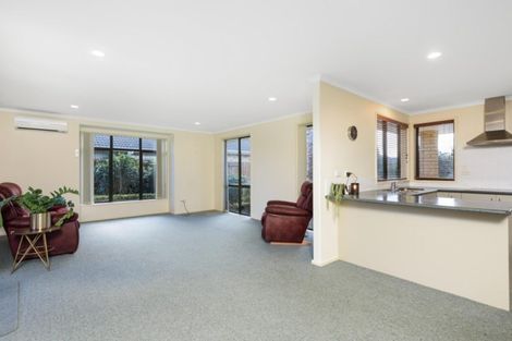 Photo of property in 718 Gloucester Road, Papamoa Beach, Papamoa, 3118