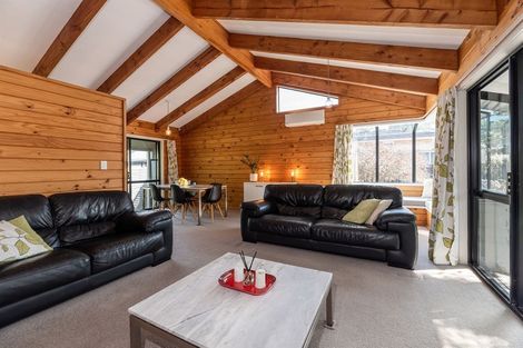 Photo of property in 2/19 Becroft Drive, Forrest Hill, Auckland, 0620