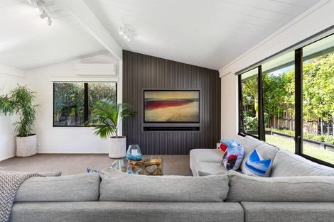 Photo of property in 68a Wellington Street, Howick, Auckland, 2014