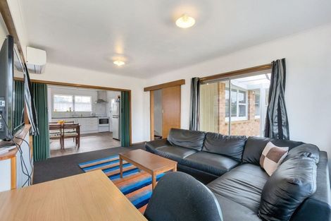 Photo of property in 10 Crawford Avenue, Mangere Bridge, Auckland, 2022