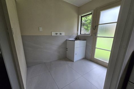 Photo of property in 14 Palmetto Place, Goodwood Heights, Auckland, 2105