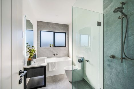 Photo of property in 6 Simpson Crescent, Wanaka, 9305