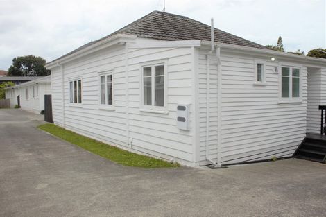 Photo of property in 55 Middlemore Crescent, Papatoetoe, Auckland, 2025