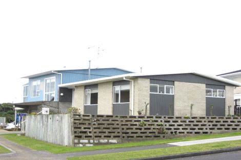 Photo of property in 17 Nevada Drive, Merrilands, New Plymouth, 4312