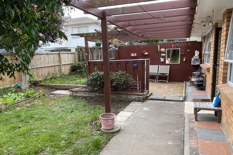 Photo of property in 1/22 La Perouse Street, Botany Downs, Auckland, 2010