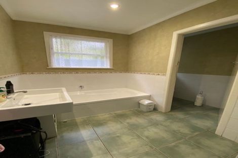 Photo of property in 6a Surrey Crescent, Hokowhitu, Palmerston North, 4410