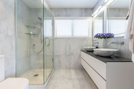 Photo of property in 17 Clyside Avenue, Half Moon Bay, Auckland, 2012