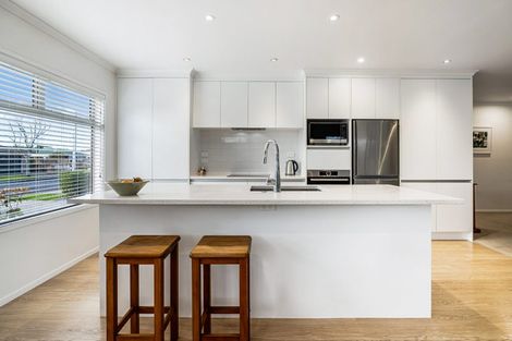 Photo of property in 14 Hatton Road, Orewa, 0931