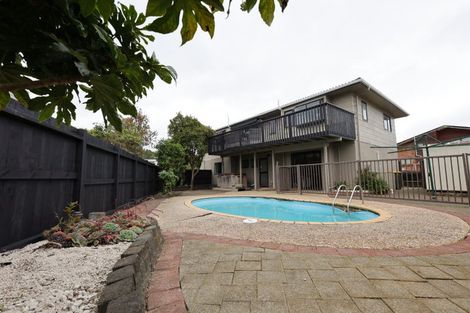 Photo of property in 141 West Harbour Drive, West Harbour, Auckland, 0618